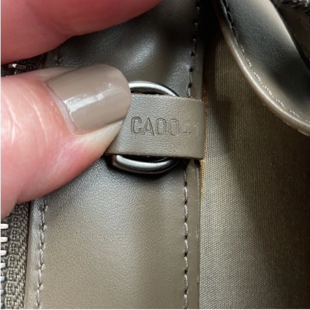 Louis Vuitton Epi Croisette PM‎ - Picture 7 of 9